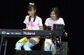 [舞美][めぐ]キーボードを弾く舞美嬢＆めぐ（第4回FCイベントより）