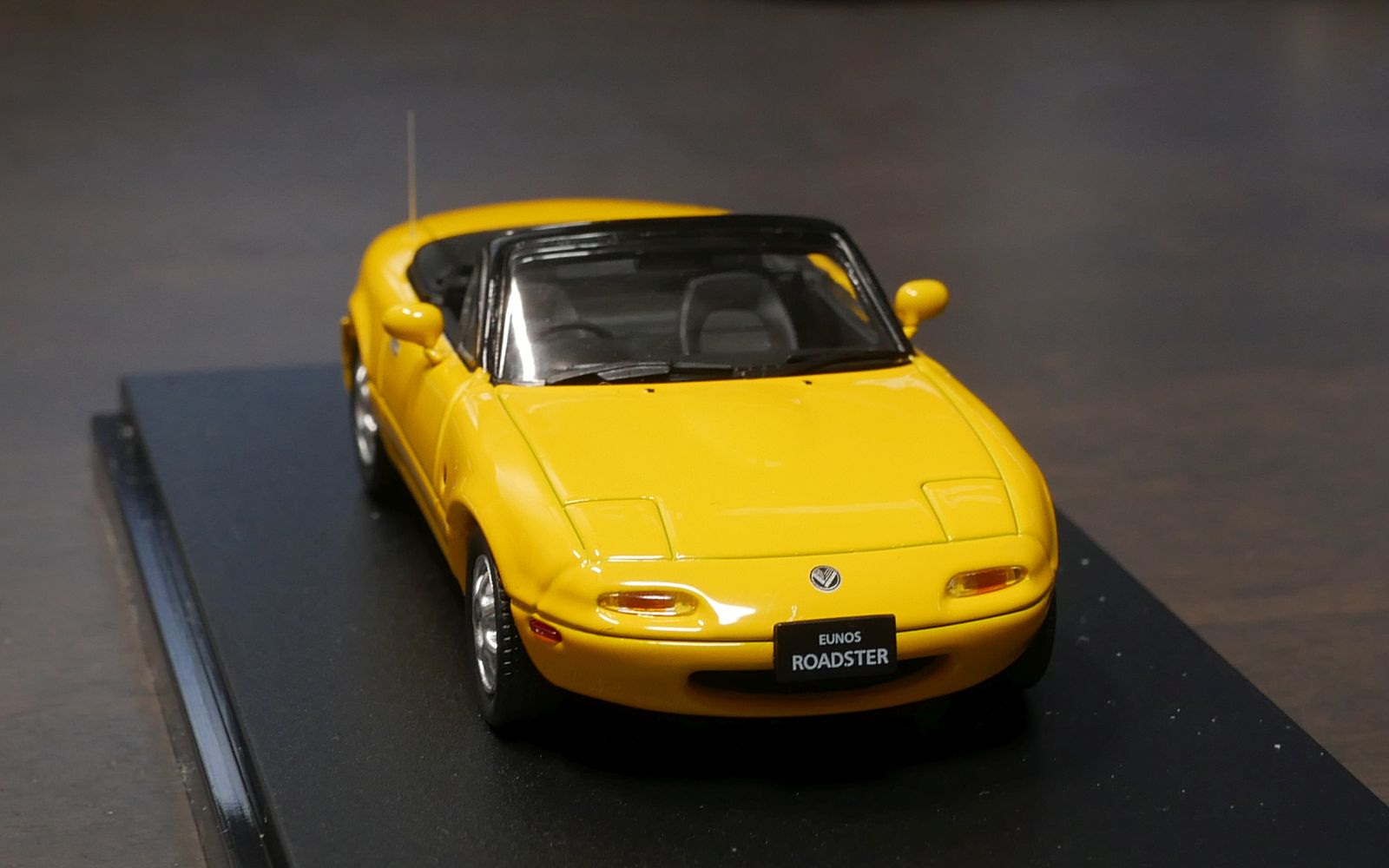 ユーノスロードスター35周年モデルカーセットのJリミテッド2【黄色い