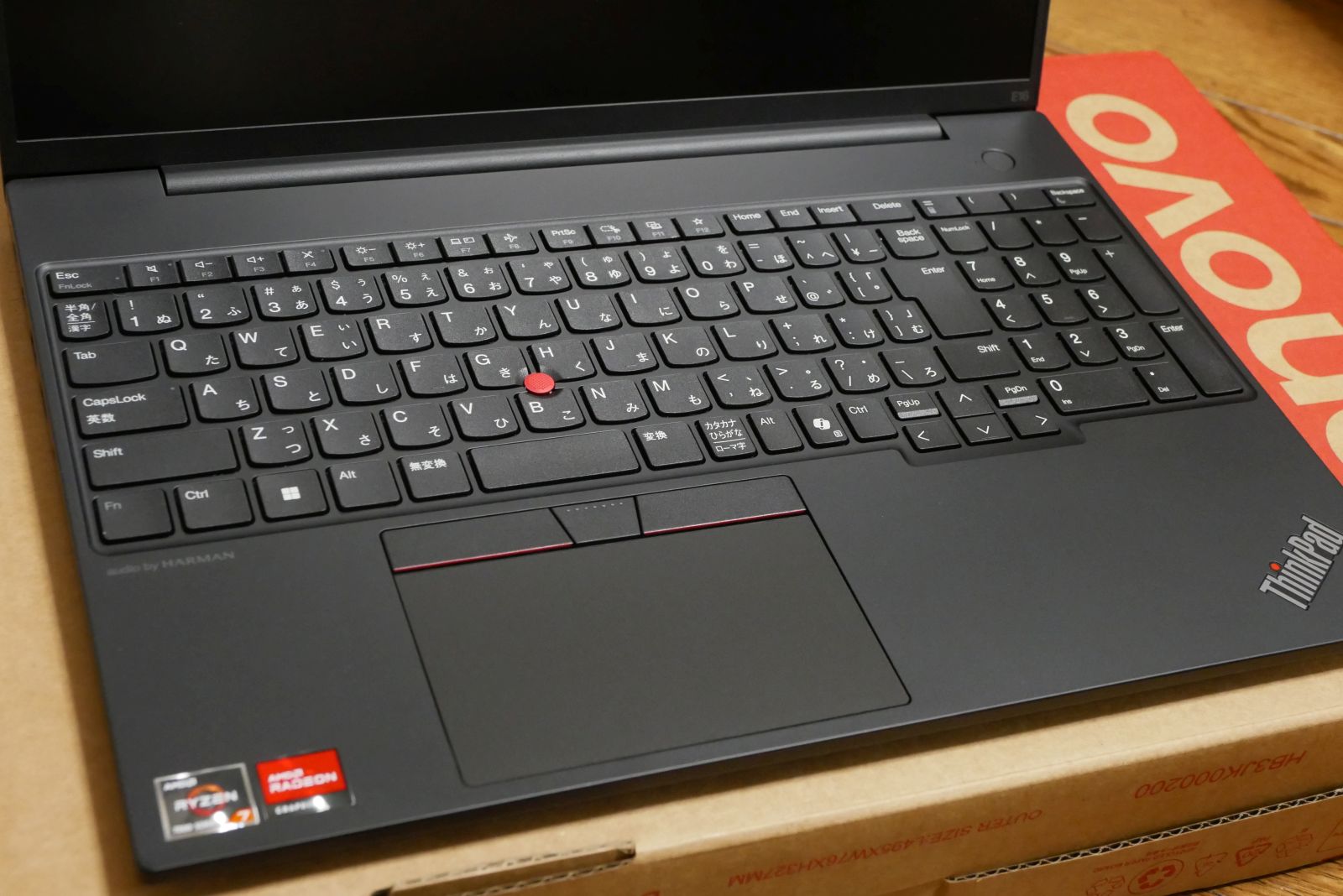 メモリ暴騰のニュースがあったのでThinkpad E16 gen2 AMDを購入した