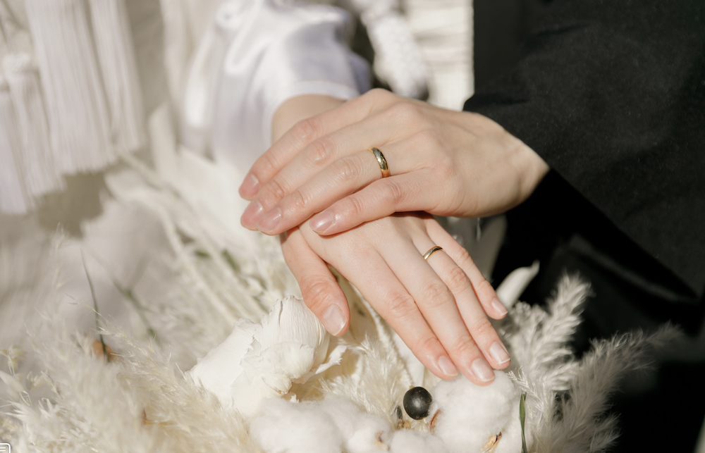 私はナシ婚でよかったよという話 結婚式しないと後悔 デメリットは ドレスは Shoeflower