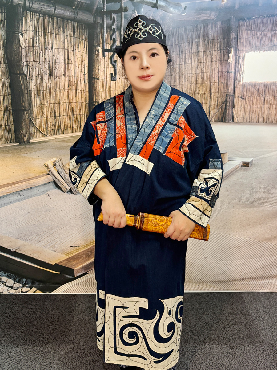 浴衣　反物　アイヌ　北海道　堅牢染　未使用 札幌市アイヌ文化交流センターさんにてアイヌ民族衣装の衣装体験をする