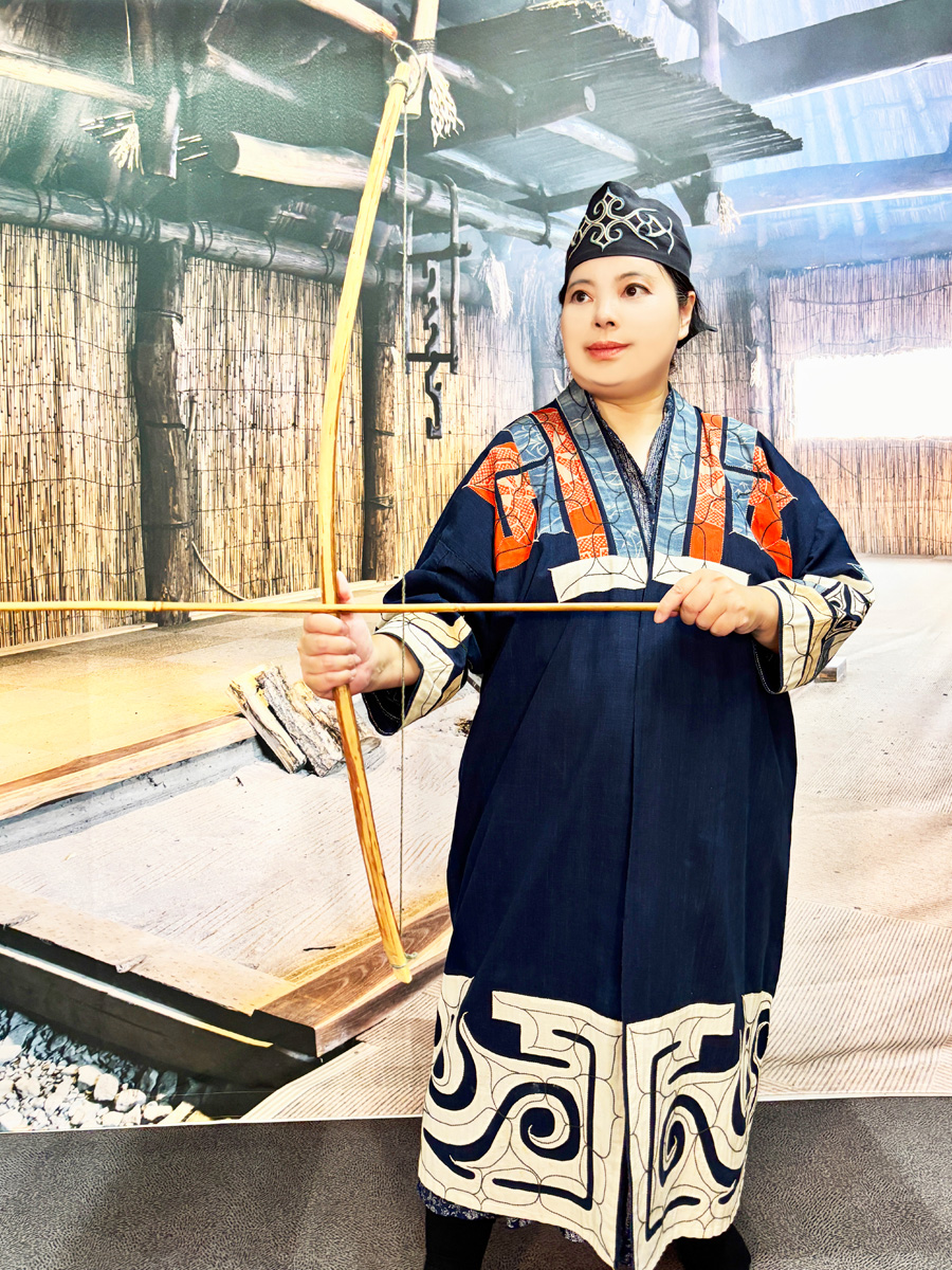 札幌市アイヌ文化交流センターさんにてアイヌ民族衣装の衣装体験をする