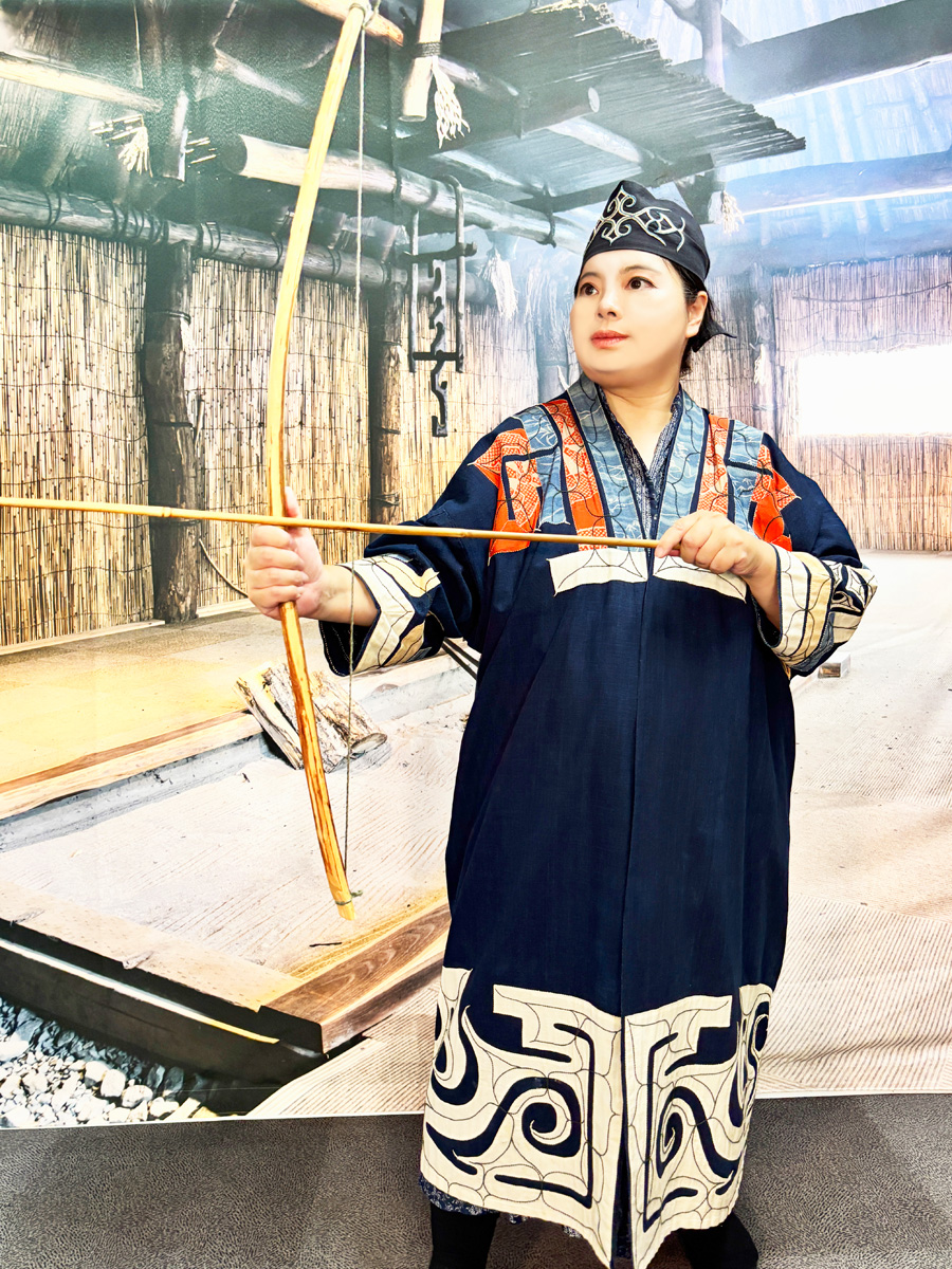 札幌市アイヌ文化交流センターさんにてアイヌ民族衣装の衣装体験をする