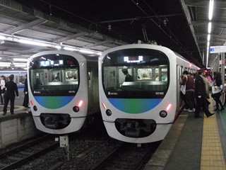 西武30000系並び　38110F/32102F+38104F