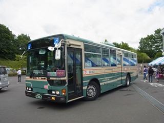 西武バス　三菱MP　A2-672