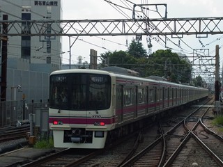 京王8000系8708F(後追い)