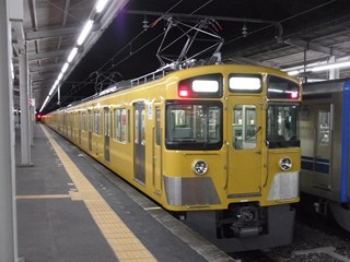 西武2000N系2465F+2075F(留置中)