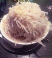 ジャンクガレッジ東京ラーメンストリート店　ラーメン(ヤサイダブル