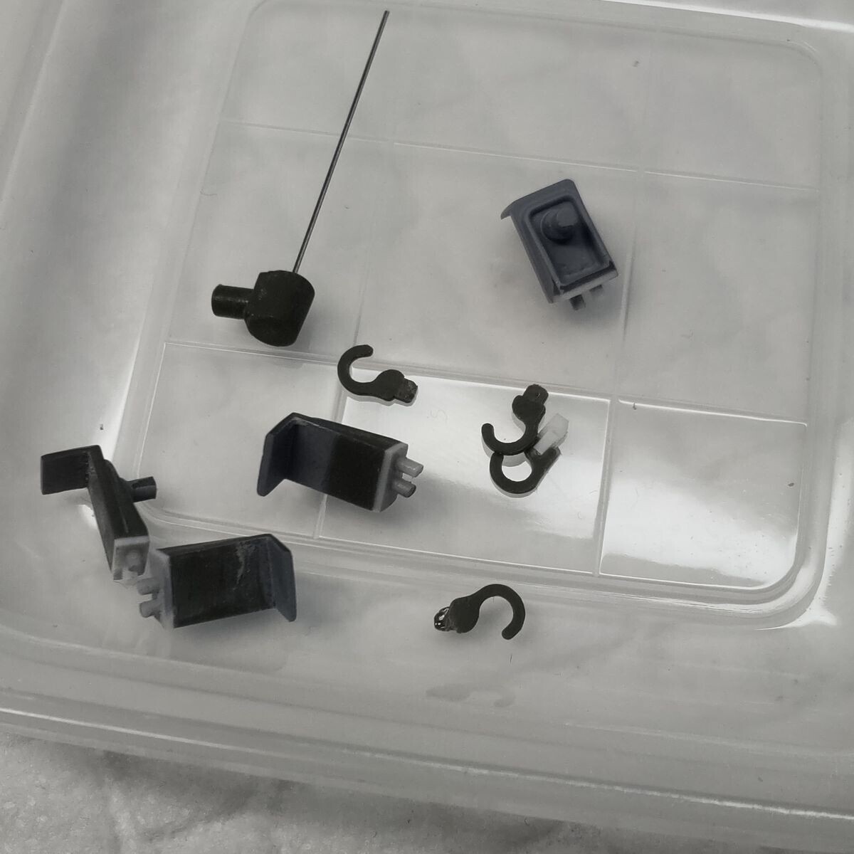 フックとアンテナの成形完了