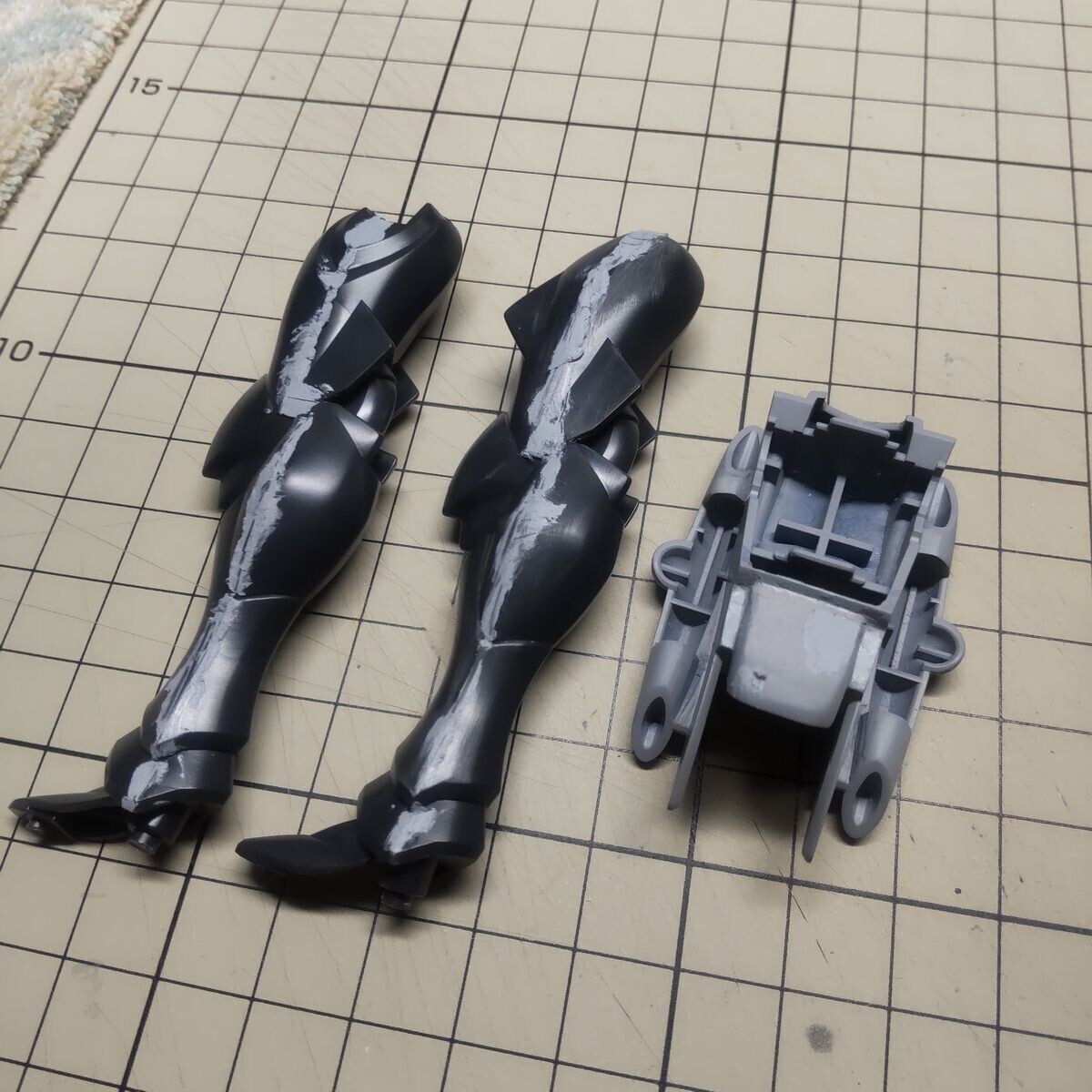 パテ埋め作業。