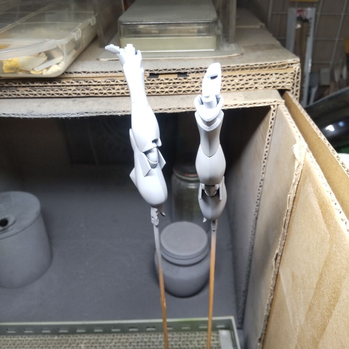 脚パーツへサフ