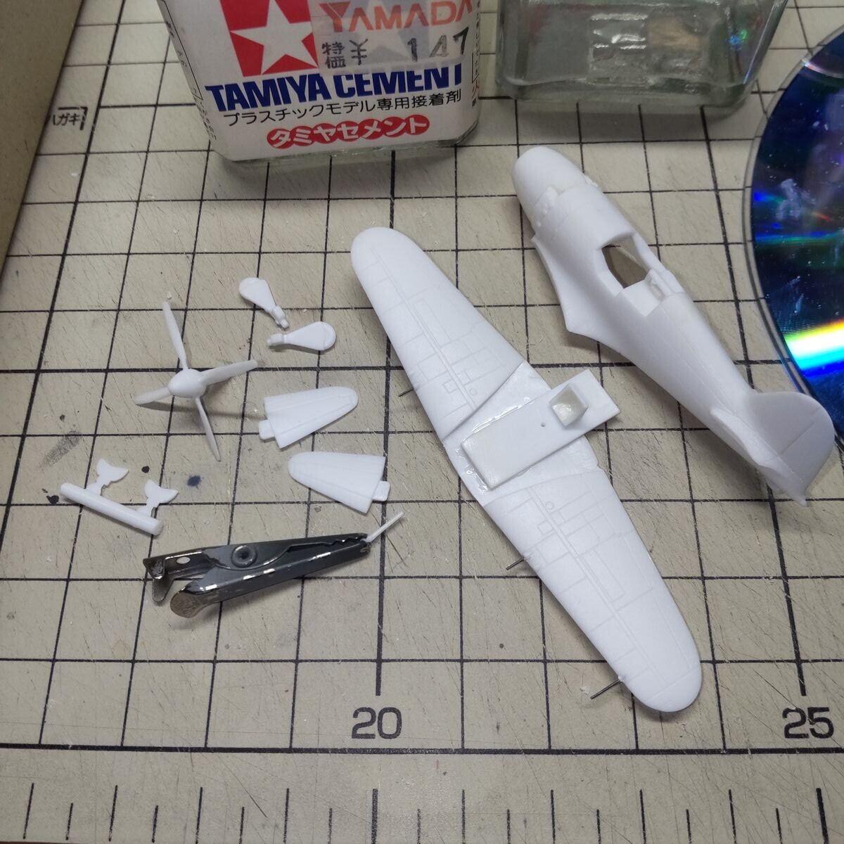 他のパーツのヤスリがけ完了。