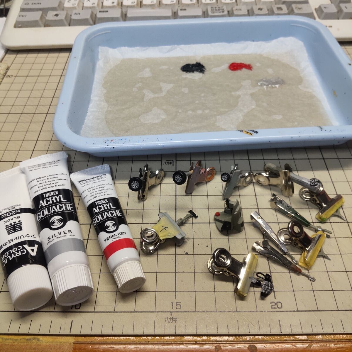 アクリルガッシュで細かい塗り分け