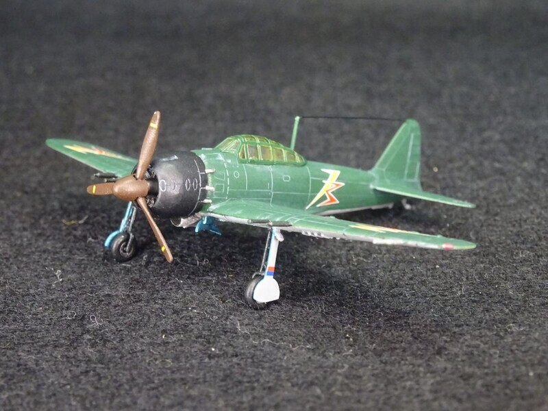 プラッツ 1/144 「荒野のコトブキ飛行隊」 零戦五二型 空賊第三百一