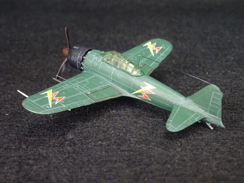 プラッツ 1/144 「荒野のコトブキ飛行隊」 零戦五二型 空賊第三百一