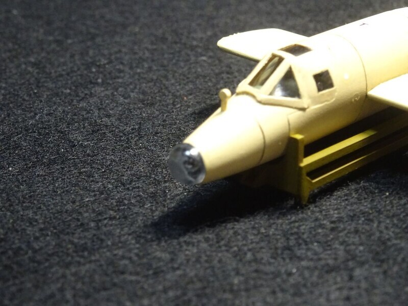 機首