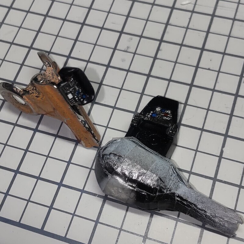 計器盤のデカール貼り付け