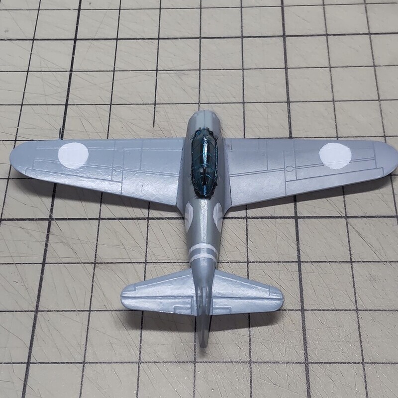 左翼上面の塗装