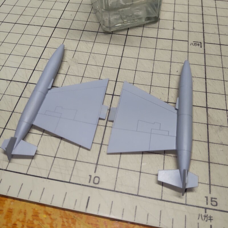 主翼の組み立て