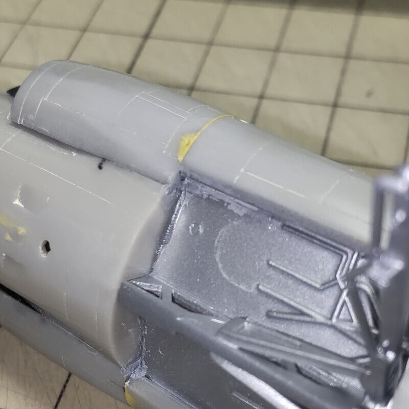 脚庫の隙間埋め
