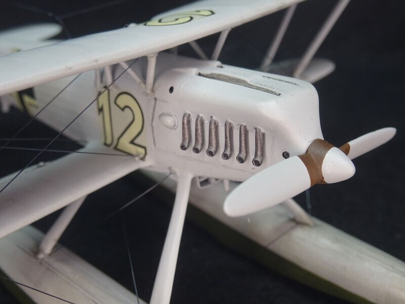 機首