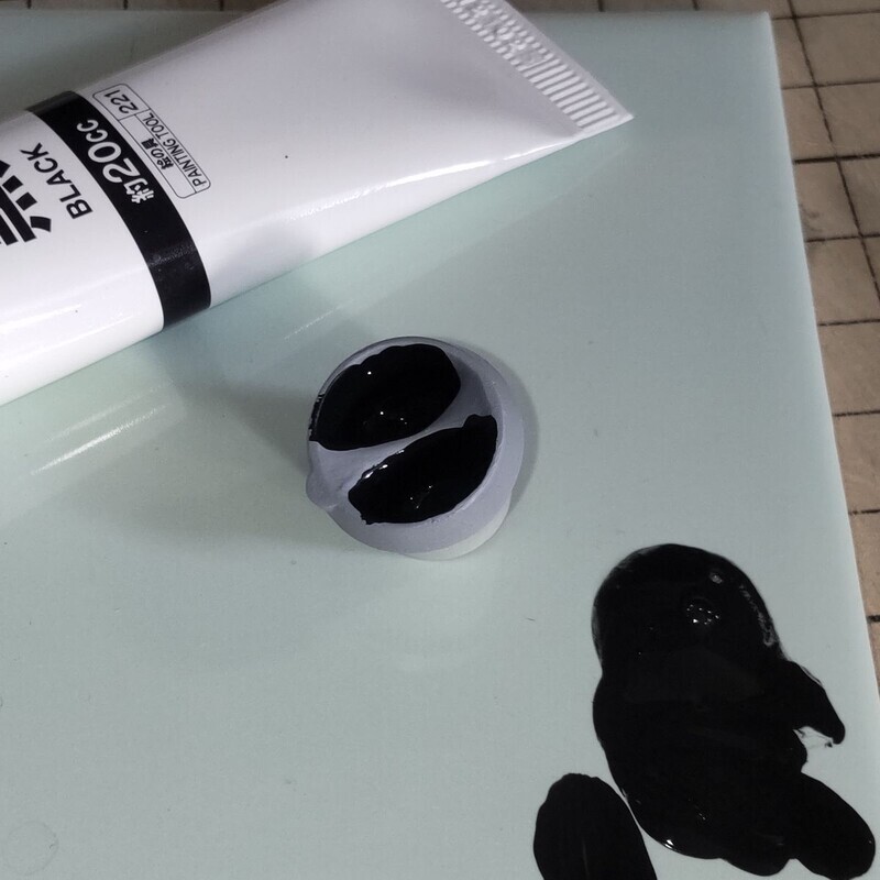 インテーク奥の影色