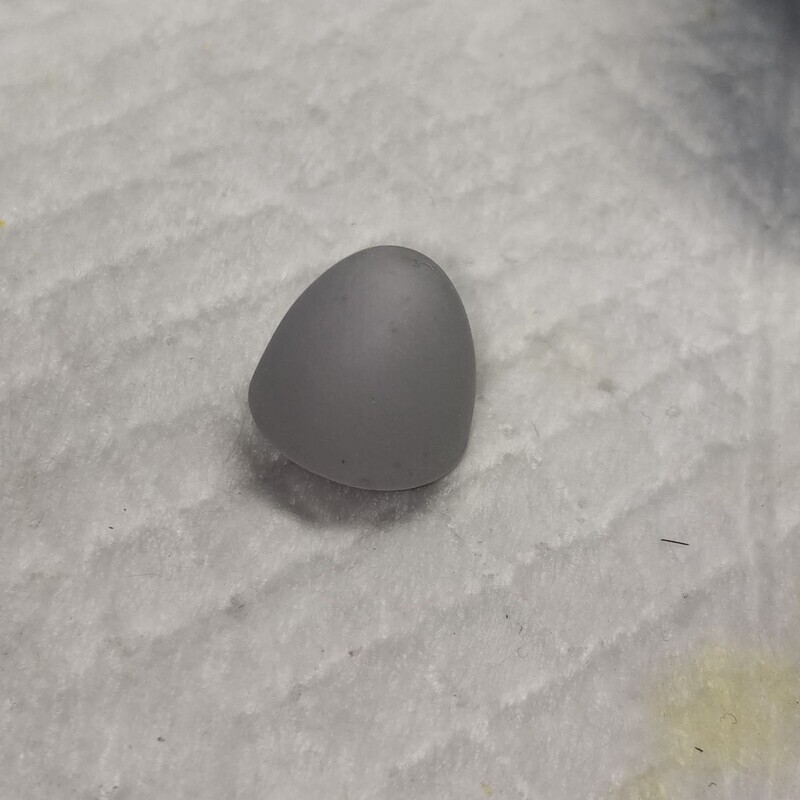 レドームのヤスリがけ