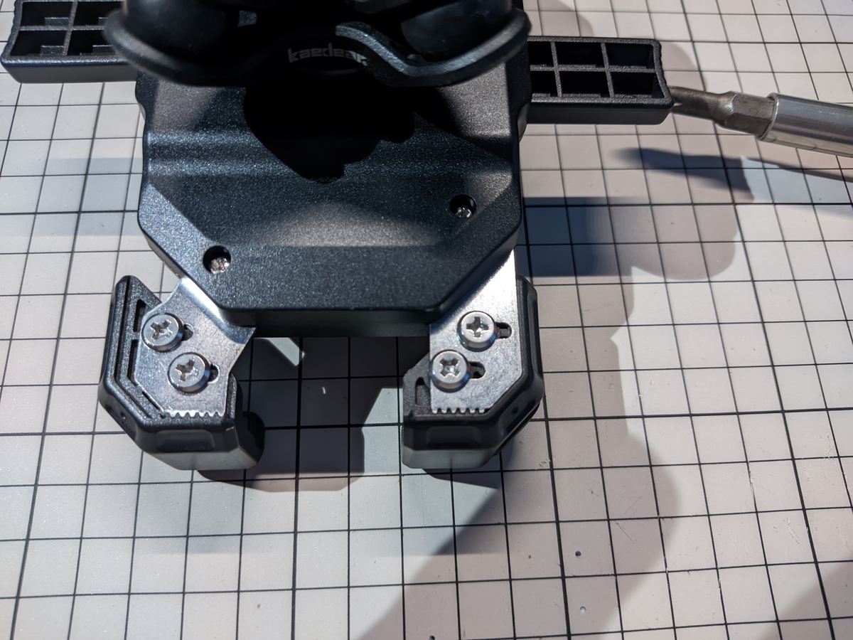 車のスマホホルダーが壊れたので新規に調達。(Kaediar KDM-M11CPJ俺的