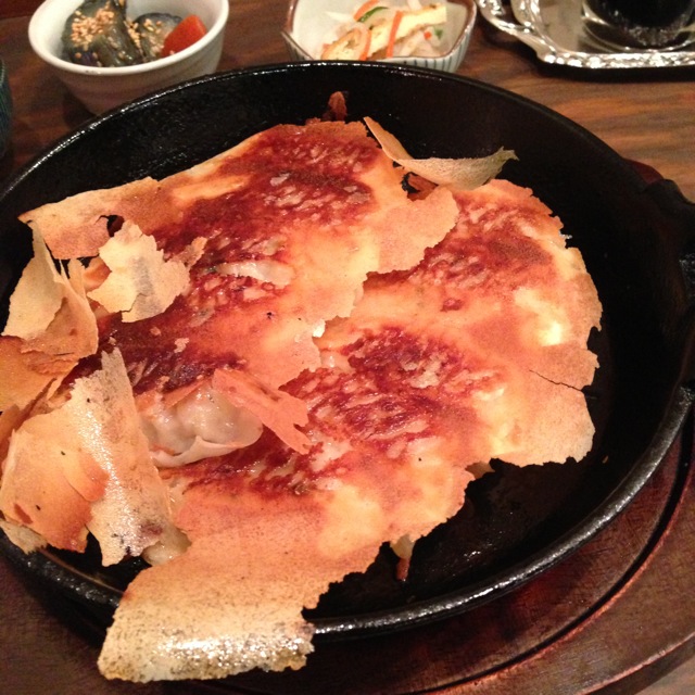 鉄板焼餃子はねつき！