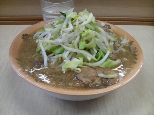 ミニラーメン(550円)＋ブタ増し(100円)　