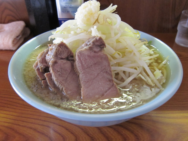 ぶた入り小ラーメン(700円)ヤサイ・ニンニク