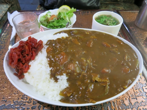 カレーライス[サラダ・スープ・コーヒーor紅茶付](750円)＋大盛り(200円)