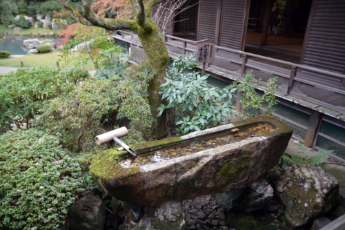 個別「豊臣秀吉寄進一文字手水鉢」の写真、画像 - 元・【東京】江戸御