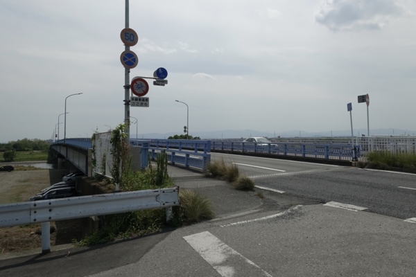 荒川大橋袂