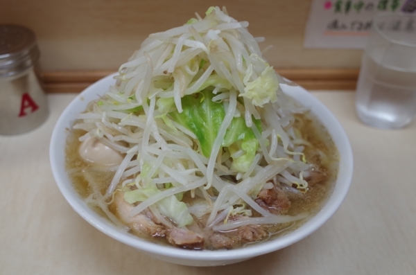 小ラーメン(700円)自動ヤサイ