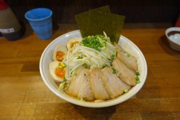 ガッツリ麺かつお(830円)