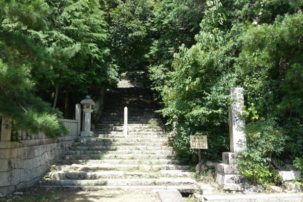 長命寺参道