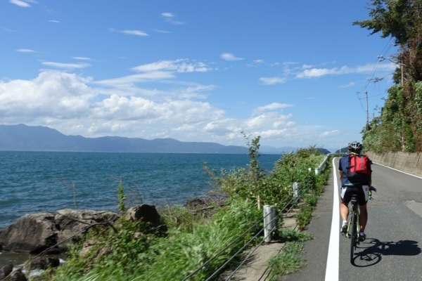 長命寺から湖岸線を北へ