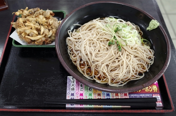 きのこ天そば【冷】(500円)+大盛(100円)