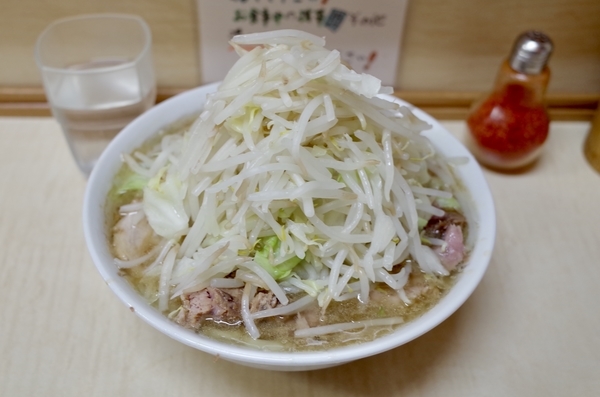 小ラーメン(700円)自動ヤサイ