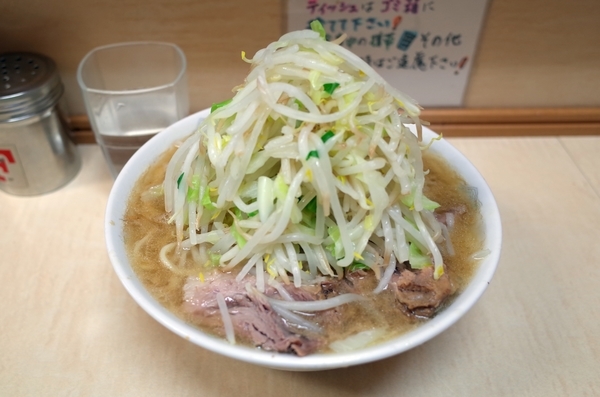 小ラーメン(700円)自動ヤサイ