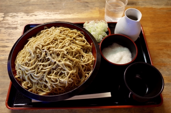 ダッタン蕎麦【特盛700g】(800円)+とろろ(100円)+鯖出汁変更(0円)