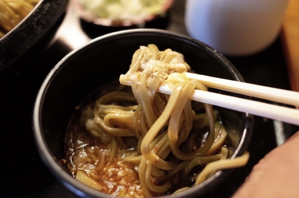 ダッタン蕎麦をとろろ鯖出汁で手繰る