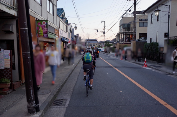 鎌倉駅に向かう