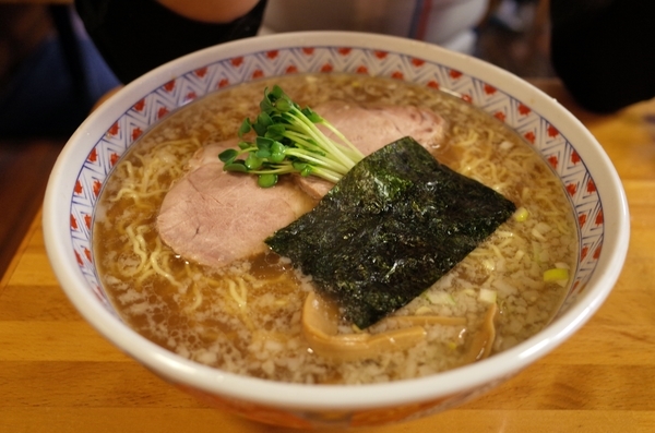 支那そば醤油味(750円)+大盛(200円)