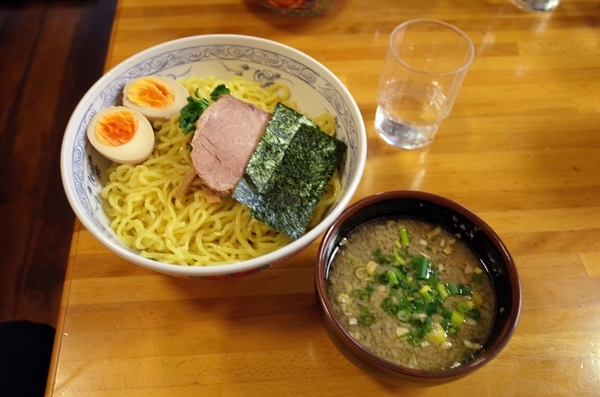 つけ麺醤油味(850円)+大盛(200円)+半熟煮玉子(100円)