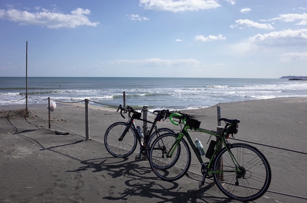 一宮海岸とチャリ二台