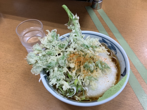 冷春菊天そば(460円)+とろろ(120円)+大盛り(80円)