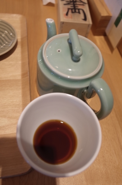 濃いめの蕎麦湯と追加つゆ