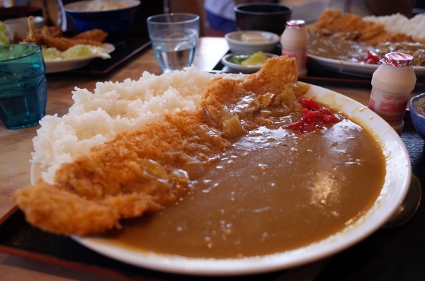 巨大なカツカレー